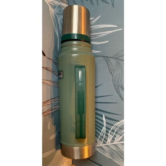 Stanley Special Edition Legendary Green Stainless Thermos 1.1 QT - Picture 4 of 5